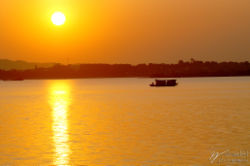 250px-Dongting_Lake.jpg